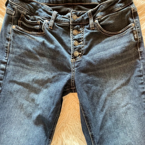 Silver Jeans Co. | Suki Bootcut | Dark Wash - Picture 2 of 5